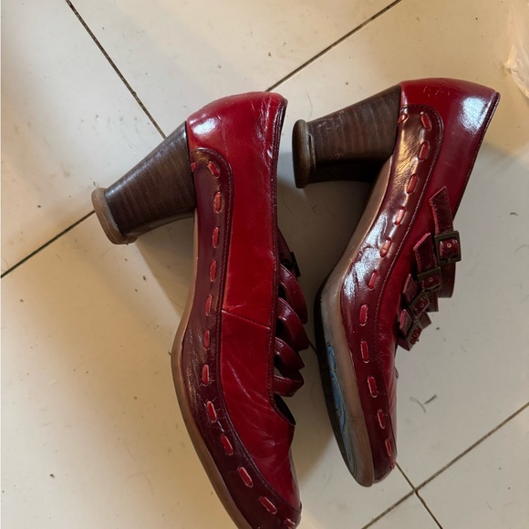 John Fluevog Burgundy Heels - Picture 2 of 4